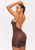 BODY GAINANT SILHOUTTE, VENTRE PLAT, REMONTE-FESSIER – DOS NUS